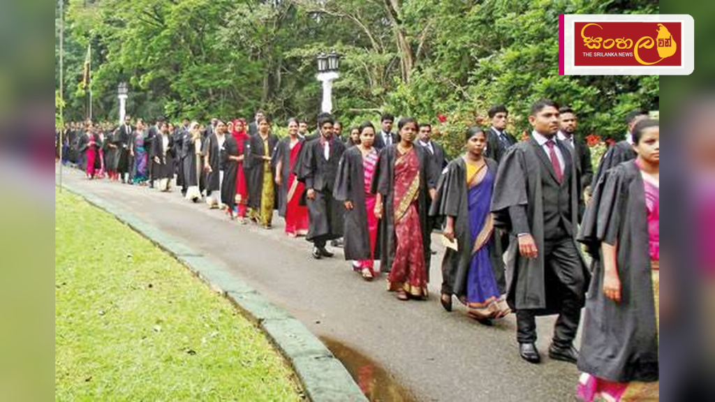 පේරාදෙණිය විශ්වවිද්‍යාලයේ උපාධි උත්සවය අසල බඹර කූඩු ඉවත් කිරීමේ අභියෝගාත්මක මෙහෙයුම