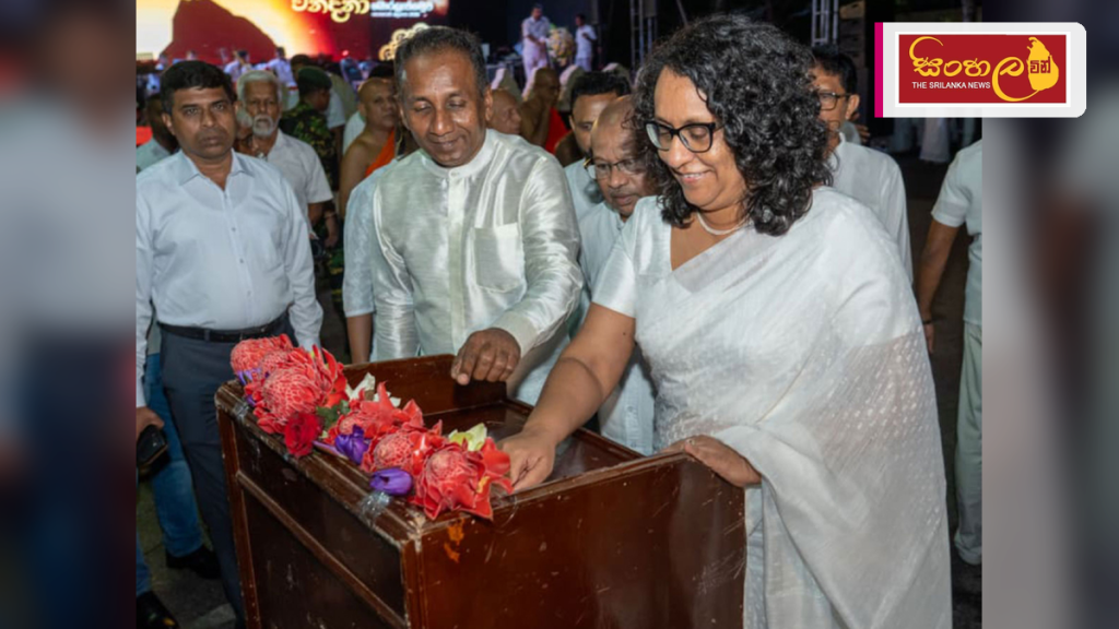 බෙල්ලන්විල “අනුබුදු වන්දනා” පොසොන් කලාපය අගමැතිනිය අතින් විවෘත කෙරේ