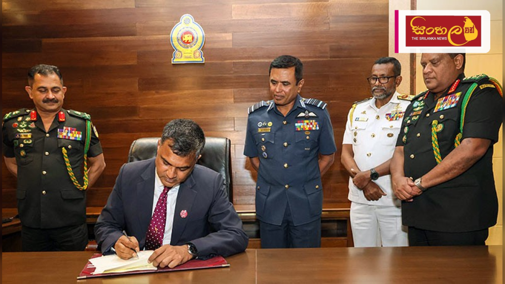 කොළඹ කසළ කළමනාකරණය සහ ඩෙංගු අවදානම ගැන ආරක්ෂක ලේකම්ගෙන් විශේෂ උපදෙස්