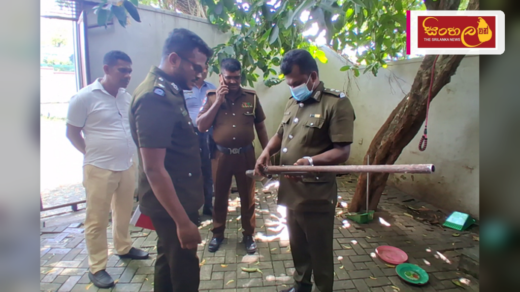 ඩෙංගු පරීක්ෂාවට ගිය නිලධාරීන්ට නිවසකින් ගිනි අවියක් හමුවෙයි