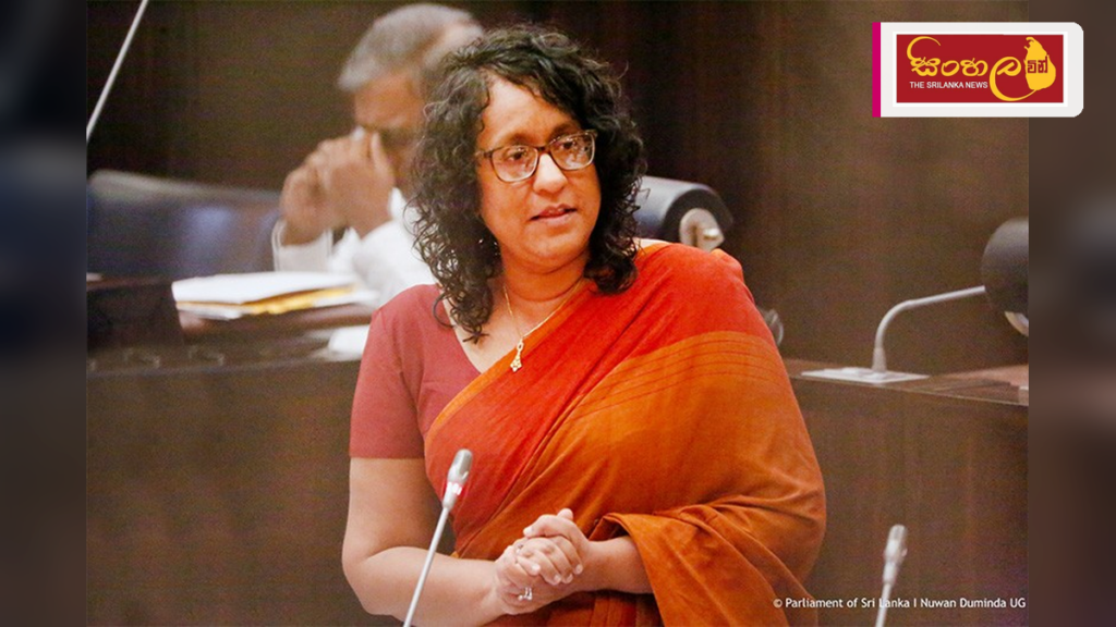 රාජ්ය සේවයේ අනාගතය රැඳී ඇත්තේ කැපවීම සහ නව තාක්ෂණික දැනුම මතයි – අග්රාමාත්යවරිය රාජ්ය සේවයේ අනාගතය රැඳී ඇත්තේ කැපවීම සහ නව තාක්ෂණික දැනුම මතයි - අග්රාමාත්යවරිය