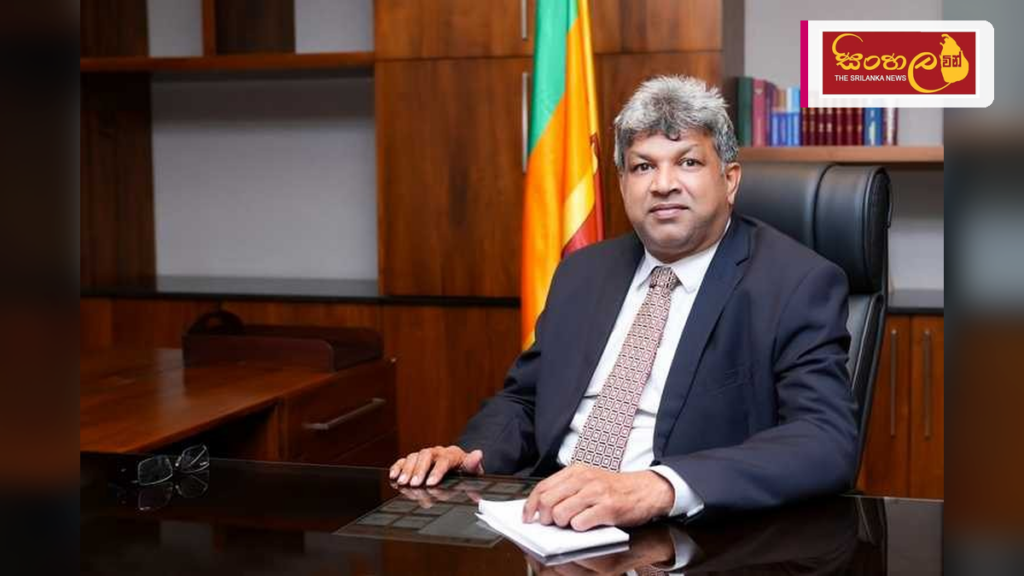 අතුරුදන් වූවන්ගේ කාර්යාලය කෙරෙහි ජනතා විශ්වාසය වර්ධනය වී තිබෙනවා – අධිකරණ ඇමති Headline: අතුරුදන් වූවන්ගේ කාර්යාලය කෙරෙහි ජනතා විශ්වාසය වර්ධනය වී තිබෙනවා - අධිකරණ ඇමති Intended image subject: Justice Minister Harshana Nanayakkara meeting families of missing p