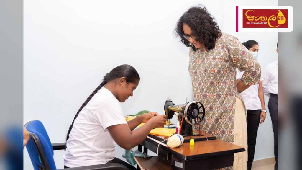 ආබාධ සහිත දරුවන්ගේ සුබසාධනය උදෙසා සමාජ දැනුවත්භාවය අත්යවශ්යයි – අග්රාමාත්ය ආචාර්ය හරිනි අමරසූරිය Headline: ආබාධ සහිත දරුවන්ගේ සුබසාධනය උදෙසා සමාජ දැනුවත්භාවය අත්යවශ්යයි - අග්රාමාත්ය ආචාර්ය හරිනි අමරසූරිය Intended image subject: Prime Minister Dr. Harini Amarasuriya visitin