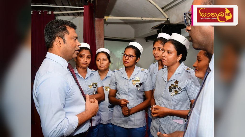 Headline: මහජන සෞඛ්‍ය හෙද නිලධාරීන් 72 දෙනෙකුට අද පත්වීම් Intended image subject: Dr. Nalinda Jayatissa at a ministry event Story summary: මෙරට ප්‍රාථමික සෞඛ්‍ය සේවාව ශක්තිමත් කිරී