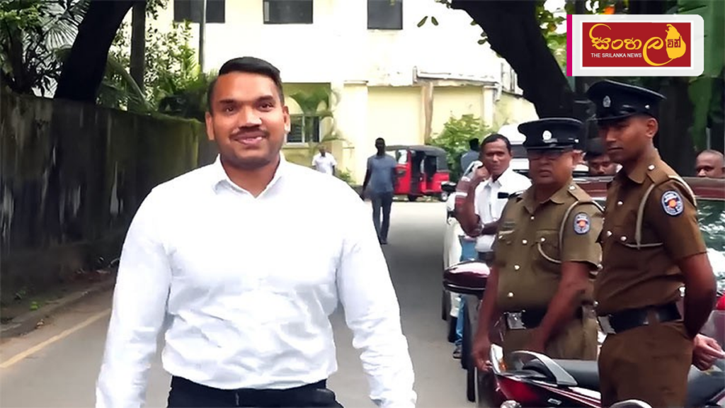 කොළඹ කොටුව අධිකරණය අවට ආරක්ෂාව තර කෙරේ Headline: කොළඹ කොටුව අධිකරණය අවට ආරක්ෂාව තර කෙරේ Intended image subject: Namal Rajapaksa Story summary: එයාර්බස් ගනුදෙනුවට අදාළ නඩුවක් සඳහා පාර්ලිමේන්තු මන්ත්රී නාමල් රාජපක්ෂ මහතා