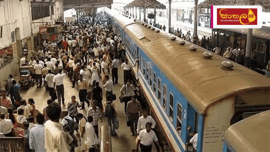 දුම්රිය වර්ජනය අවසන්: අල්ලස් කොමිසමට පැමිණිල්ලක් Headline: දුම්රිය වර්ජනය අවසන්: අල්ලස් කොමිසමට පැමිණිල්ලක් Intended image subject: Railway station master protest Story summary: පැය 48ක සංකේත වැඩවර්ජනය අවසන් කළද සිය ඉල්ලීම් ඉටු න
