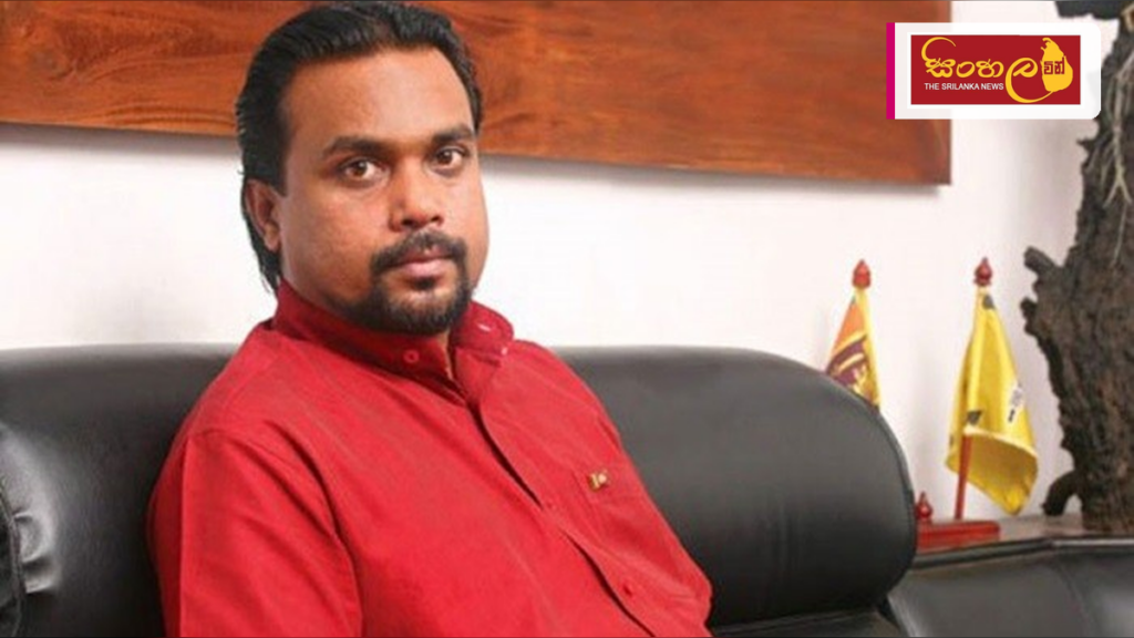 වරෙන්තු නිකුත් වූ විමල් වීරවංශ අධිකරණය හමුවේ පෙනී සිටියි Headline: වරෙන්තු නිකුත් වූ විමල් වීරවංශ අධිකරණය හමුවේ පෙනී සිටියි Intended image subject: Wimal Weerawansa outside Colombo Magistrate Court Story summary: අත්අඩංගුවට ගැනීමට වරෙන්ත
