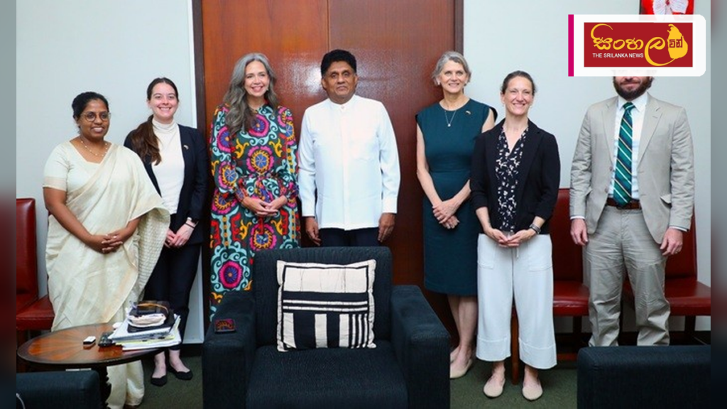 ජාතික සමගිය වෙනුවෙන් සියලු දෙනා එක්විය යුතුයි – විපක්ෂ නායක Headline: ජාතික සමගිය වෙනුවෙන් සියලු දෙනා එක්විය යුතුයි - විපක්ෂ නායක Intended image subject: Sajith Premadasa meeting with Members of Parliament Story summary: ජාති, ආගම් භේදයකින්
