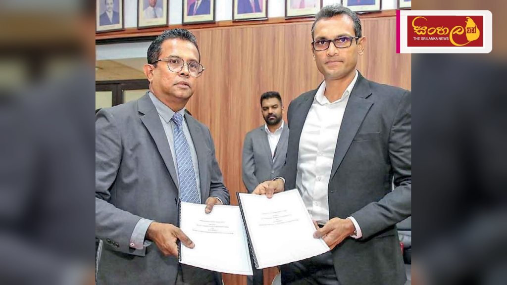 විදේශගත ශ්රමිකයන්ගේ නිවාස සිහිනය සැබෑ කිරීමට DFCC බැංකුවෙන් නව ණය යෝජනා ක්රමයක් Headline: විදේශගත ශ්රමිකයන්ගේ නිවාස සිහිනය සැබෑ කිරීමට DFCC බැංකුවෙන් නව ණය යෝජනා ක්රමයක් Intended image subject: DFCC Bank and SLBFE officials signing the agreement Story summar