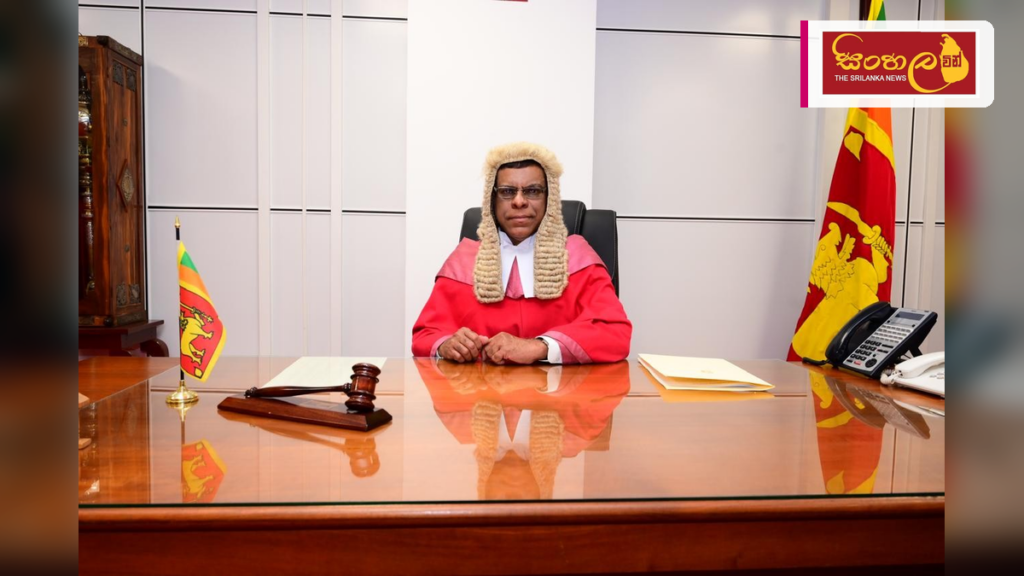 ශ්රී ලංකා අධිකරණ පද්ධතියේ ඩිජිටල්කරණය ඇරඹේ: පළමු විද්යුත් නඩු ගොනු කිරීමේ පද්ධතිය කොළඹදී Headline: ශ්රී ලංකා අධිකරණ පද්ධතියේ ඩිජිටල්කරණය ඇරඹේ: පළමු විද්යුත් නඩු ගොනු කිරීමේ පද්ධතිය කොළඹදී Intended image subject: Chief Justice Prithi Padman Surasena observing the e-fi