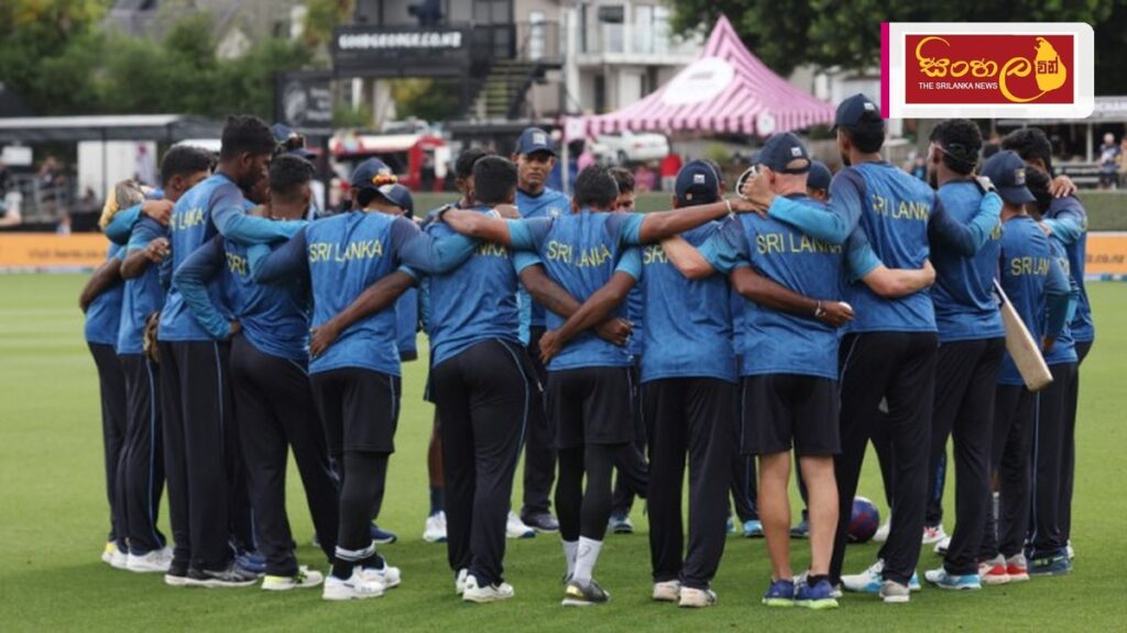Headline: පාකිස්තාන තුන්කොන් එක්දින තරගාවලියට ශ්‍රී ලංකා සංචිතය නම් කෙරේ Intended image subject: Sri Lanka national cricket team players during a practice session Story summary: පා