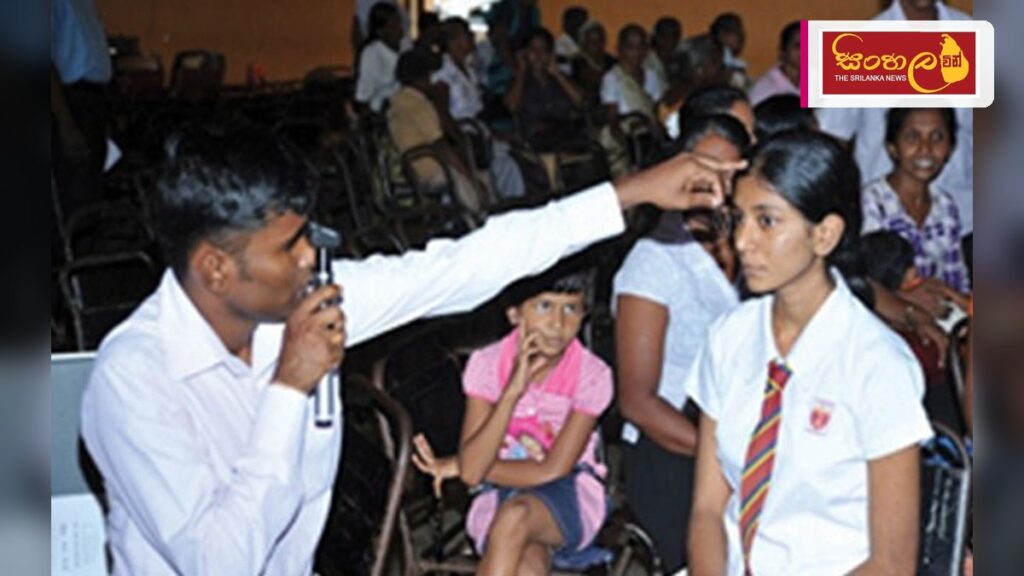 Headline: කිලිනොච්චියේ පළමු ශ්‍රේණියේ සිසුන් සඳහා විශේෂ දෘෂ්ටි පරීක්ෂණ වැඩසටහනක් Intended image subject: School children undergoing eye examination Story summary: කිලිනොච්චි දිස්ත්