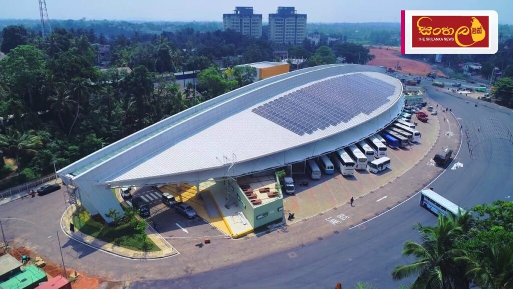 මාකුඹුර ‘පාර්ක් ඇන්ඩ් රයිඩ්’ මධ්යස්ථානයේ වාහන භාවිතය 55%කින් ඉහළට Headline: මාකුඹුර 'පාර්ක් ඇන්ඩ් රයිඩ්' මධ්යස්ථානයේ වාහන භාවිතය 55%කින් ඉහළට Intended image subject: Makumbura Park and Ride center Story summary: මාකුඹුර 'පාර්ක් ඇන්ඩ් රයිඩ්' මධ්