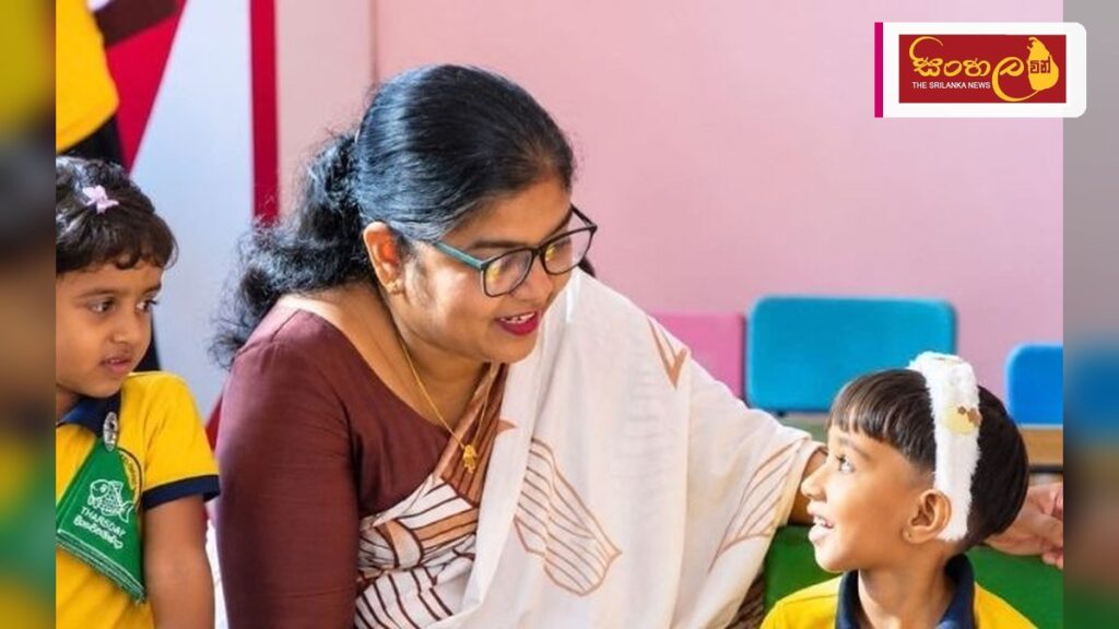 Headline: මානසික සෞඛ්‍ය උපදේශන සේවාවන් ගැටලුවල මූලයන් හඳුනාගෙන ක්‍රියාත්මක විය යුතුයි - අමාත්‍ය සරෝජා සාවිත්‍රි පෝල්රාජ් Intended image subject: Minister Saroja Savithri Paulraj ad