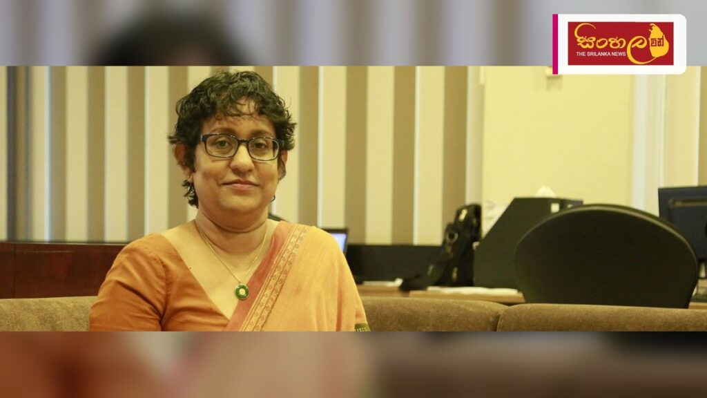 පරිසරයට ආදරය කරන පූර්ණ පෞරුෂයකින් හෙබි දරුවෙක් බිහි කිරීම රජයේ අරමුණයි – අග්රාමාත්යවරිය Headline: පරිසරයට ආදරය කරන පූර්ණ පෞරුෂයකින් හෙබි දරුවෙක් බිහි කිරීම රජයේ අරමුණයි - අග්රාමාත්යවරිය Intended image subject: Prime Minister Dr. Harini Amarasuriya at National Namal