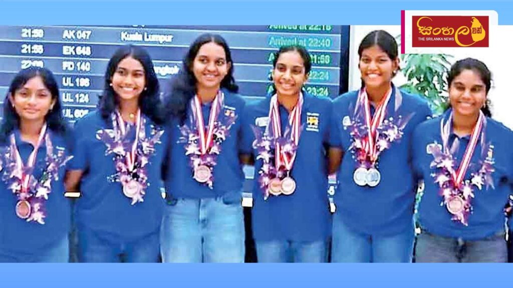 ආසියානු ප්රවීණයන්ගේ පිහිණුම් ශූරතාවලියේදී ශ්රී ලංකාවට පදක්කම් 52ක් Headline: ආසියානු ප්රවීණයන්ගේ පිහිණුම් ශූරතාවලියේදී ශ්රී ලංකාවට පදක්කම් 52ක් Intended image subject: Sri Lankan swimming team at Katunayake Airport Story summary: ඉන්දියාවේ පැවති