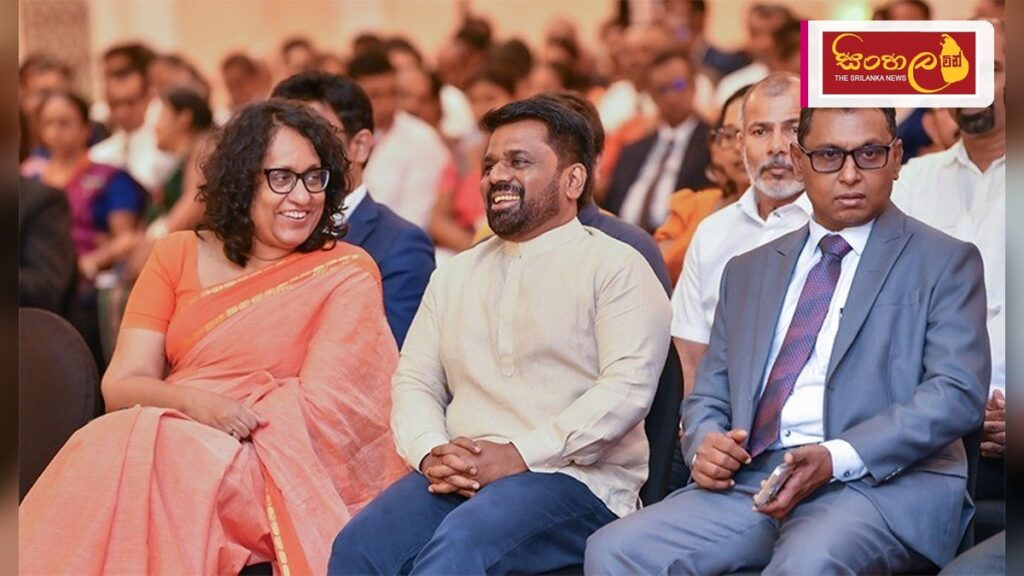 Headline: දිළිඳුකම තුරන් කිරීමේ 'ප්‍රජා ශක්ති' වැඩසටහන ඩිජිටල්කරණයට පියවර Intended image subject: Minister Upali Pannila chairing a meeting Story summary: දිළිඳුකම තුරන් කිරීමේ ජාත