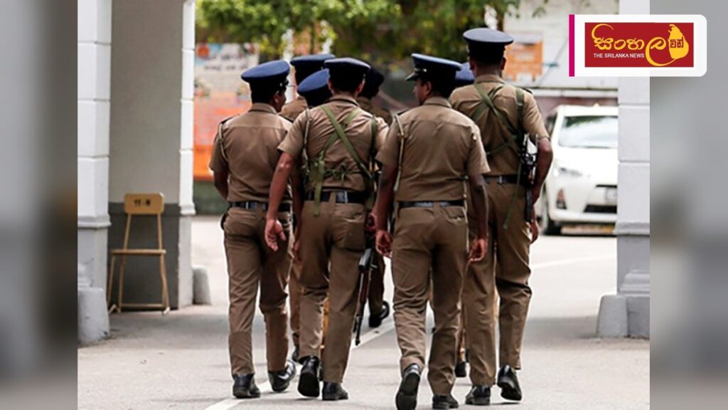 පාගමනකට පහර දුන් බවට සමාජ මාධ්යයේ පැතිරෙන වීඩියෝව අසත්ය බව පොලිසිය පවසයි Headline: පාගමනකට පහර දුන් බවට සමාජ මාධ්යයේ පැතිරෙන වීඩියෝව අසත්ය බව පොලිසිය පවසයි Intended image subject: Sri Lanka Police officer Story summary: සමාජ මාධ්ය ඔස්සේ සංසරණය වන වීඩ