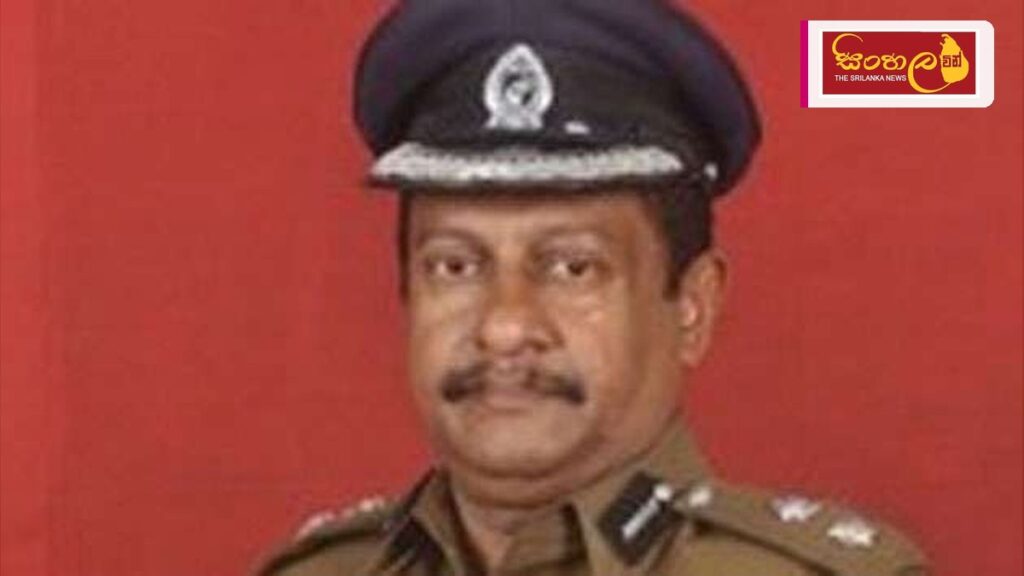 Headline: හඳපාංගොඩ පුද්ගල ඝාතනයට සම්බන්ධ සැකකරු අත්අඩංගුවට Intended image subject: Sri Lanka Police officer Story summary: ඉංගිරිය, හඳපාංගොඩ ප්‍රදේශයේදී පුද්ගලයෙකුට පහරදී ඝාතනය කිර