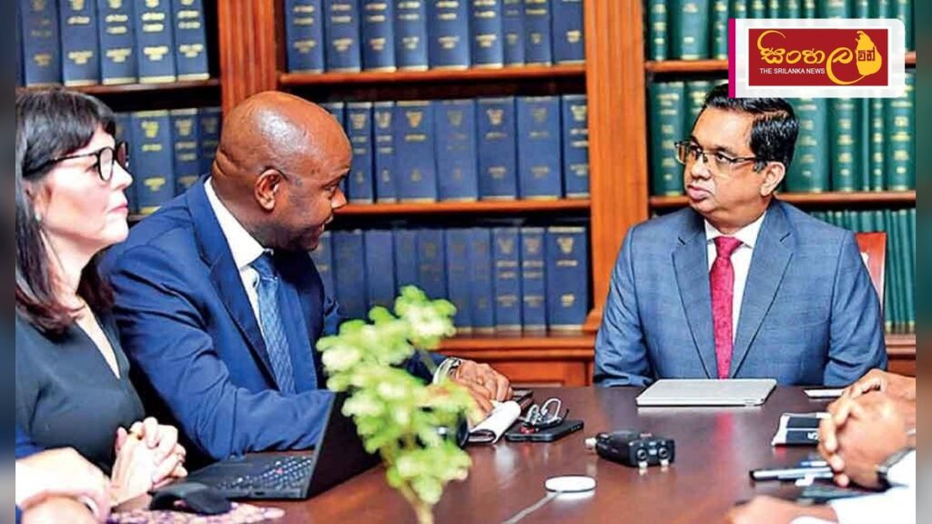 Headline: රාජ්‍ය ආදායම් ආයතනවල ප්‍රතිසංස්කරණ ප්‍රගතිය ජාත්‍යන්තර මූල්‍ය අරමුදල සමඟ සමාලෝචනය කෙරේ Intended image subject: Presidential Secretariat meeting with IMF representatives S